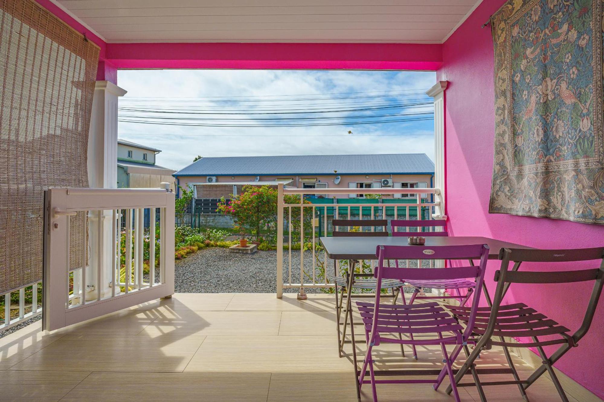 Appartement Le Tuit-Tuit **** à Sainte-Suzanne Extérieur photo